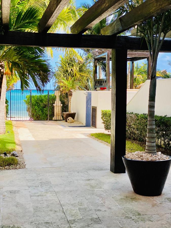 Villa Albatros Oceanfront Luxury Hotelzone Канкун Екстериор снимка