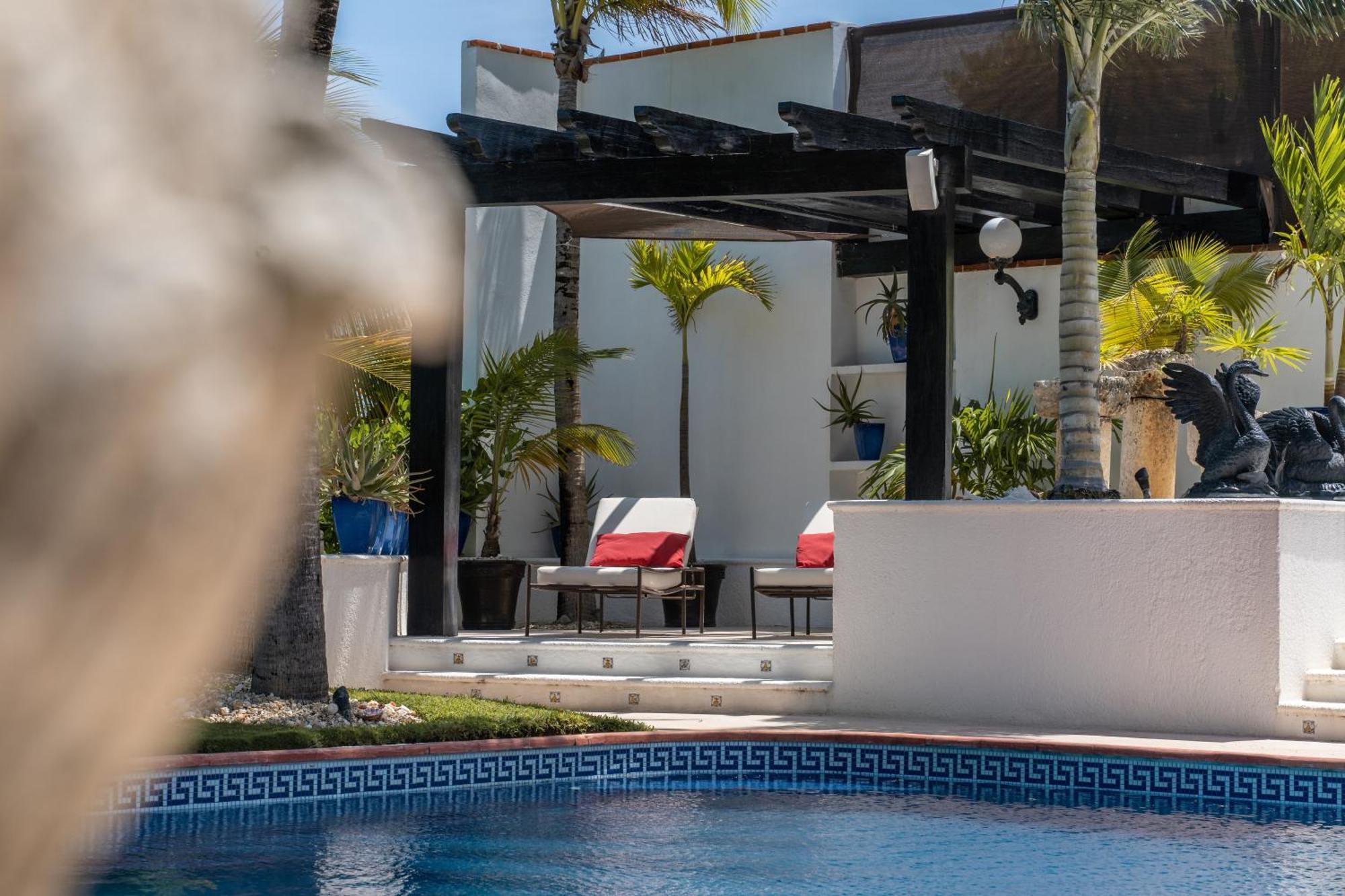 Villa Albatros Oceanfront Luxury Hotelzone Канкун Екстериор снимка