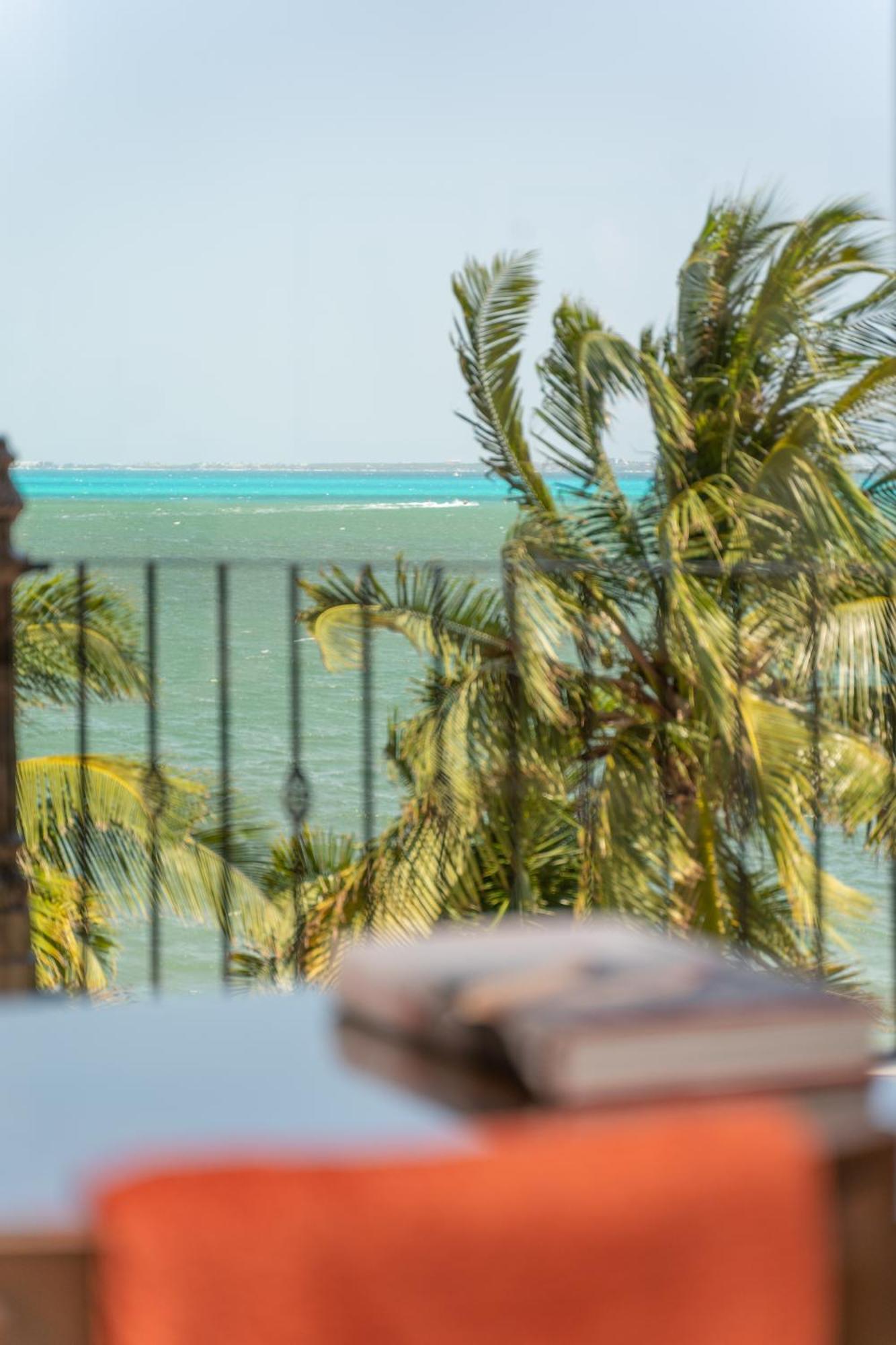 Villa Albatros Oceanfront Luxury Hotelzone Канкун Екстериор снимка